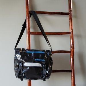 Patagonia Black Hole Mini Messenger Bag - 12L